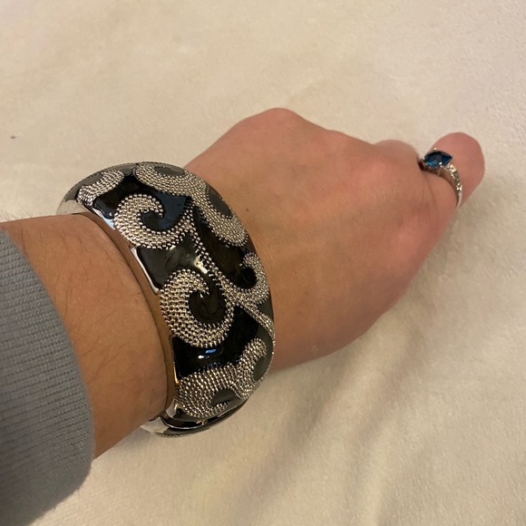 New York & Company (NY&Co) Black/Silver Detailed Bracelet! - Picture 5 of 5